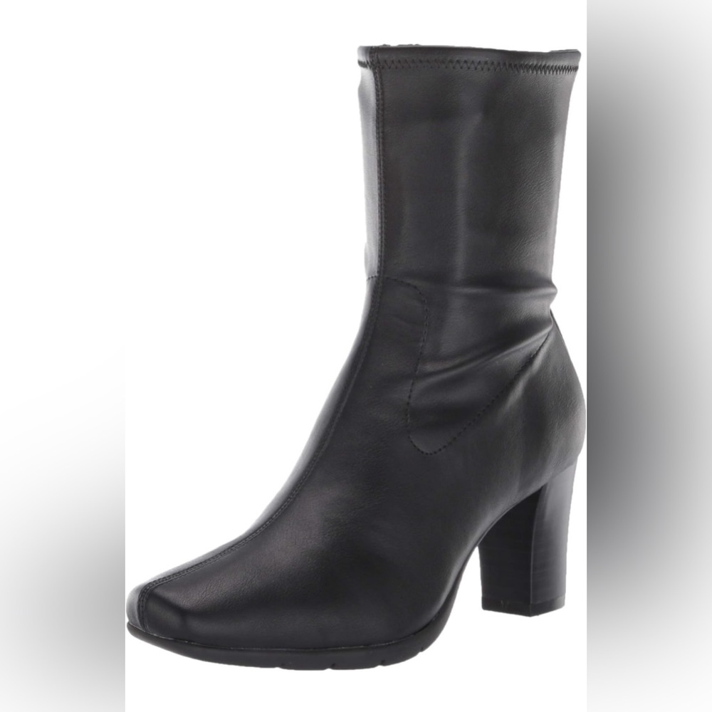 New Womens Sz 11M black leather ankle Boots